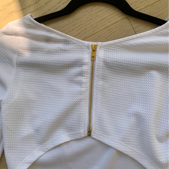 Long-sleeve asymmetrical cropped back top - Picture 4 of 8